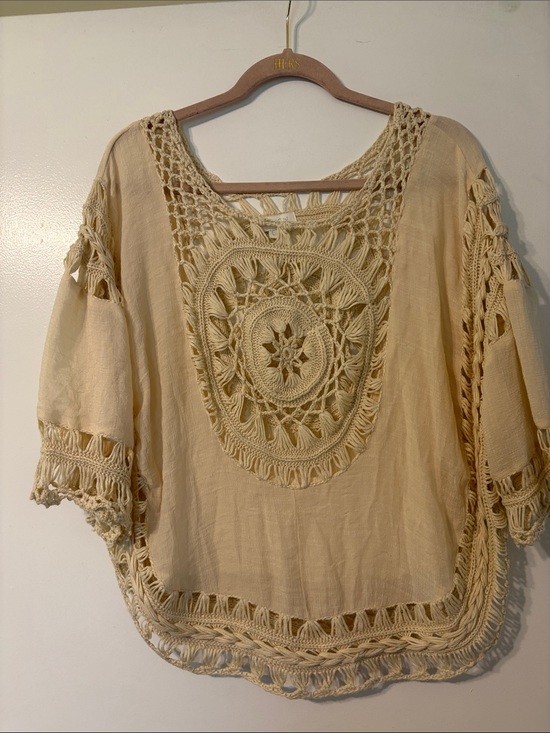 Rebellion Again Tops - Bohemian Crochet Medallion Tunic in Cream